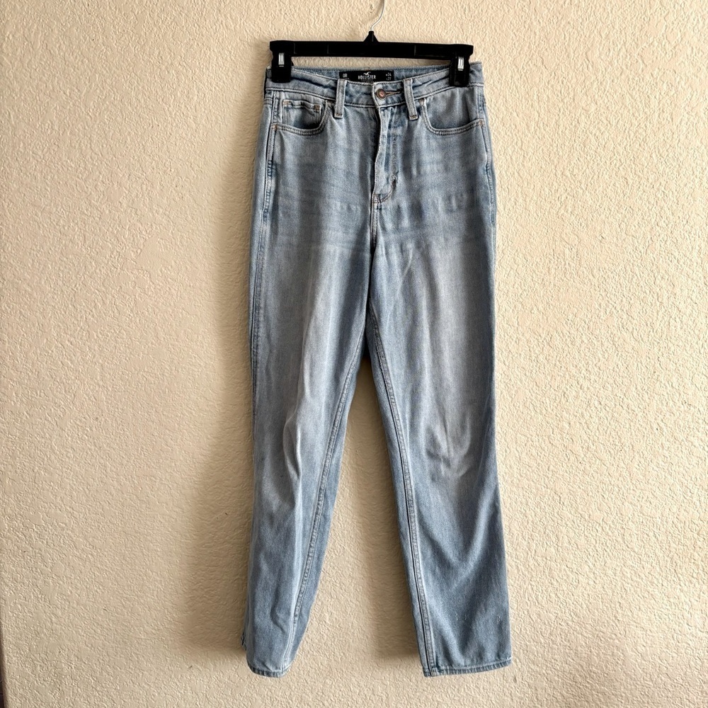 Hollister Ultra High Rise Mom jean Size 0